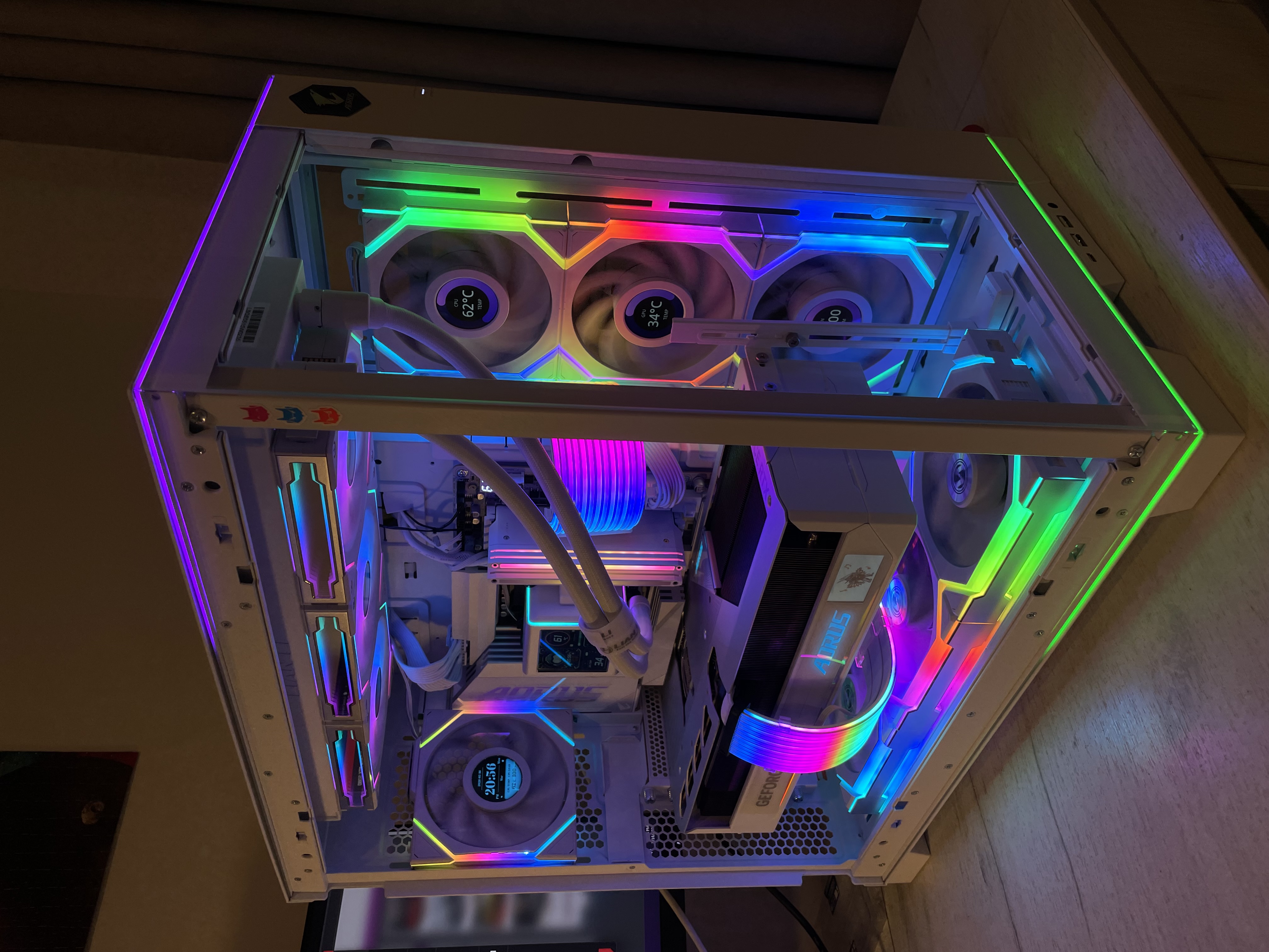 Asamblare PC gaming custom AMD Ryzen 9950X3D