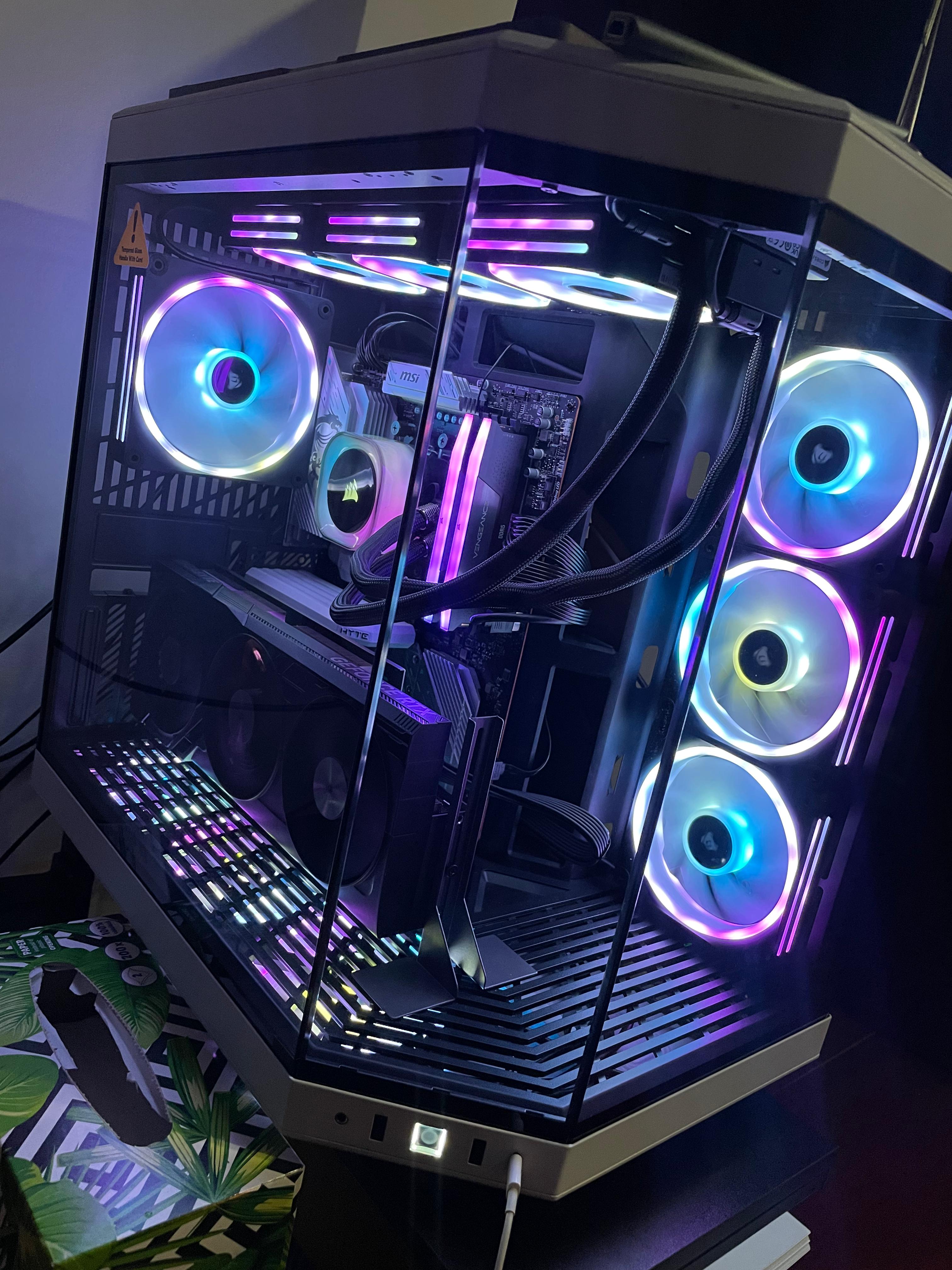 Asamblare PC gaming custom cu procesor AMD Ryzen 7800X3D și placa video NVIDIA RTX 4080